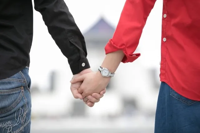 なぜ別れる恋愛と続く恋愛があるのか？コミットメント理論から学ぶ幸せな恋愛の秘訣